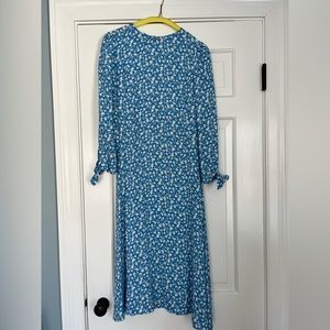 Reformation Dress, worn once to wedding. Been dry cleaned. Size 2